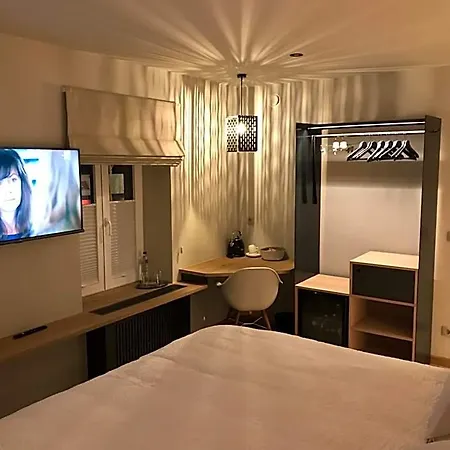 La Gloriette Отель 3*